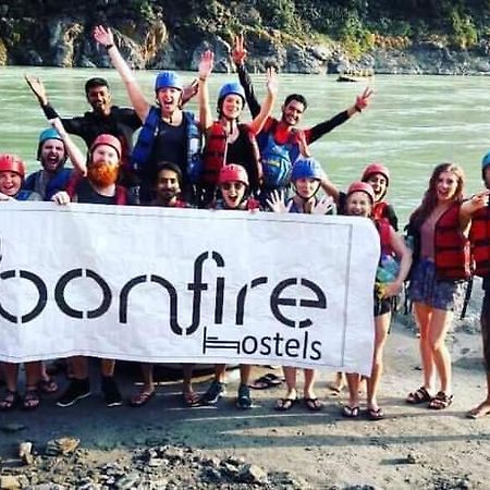 Bonfire Hostels Ришикеш Экстерьер фото