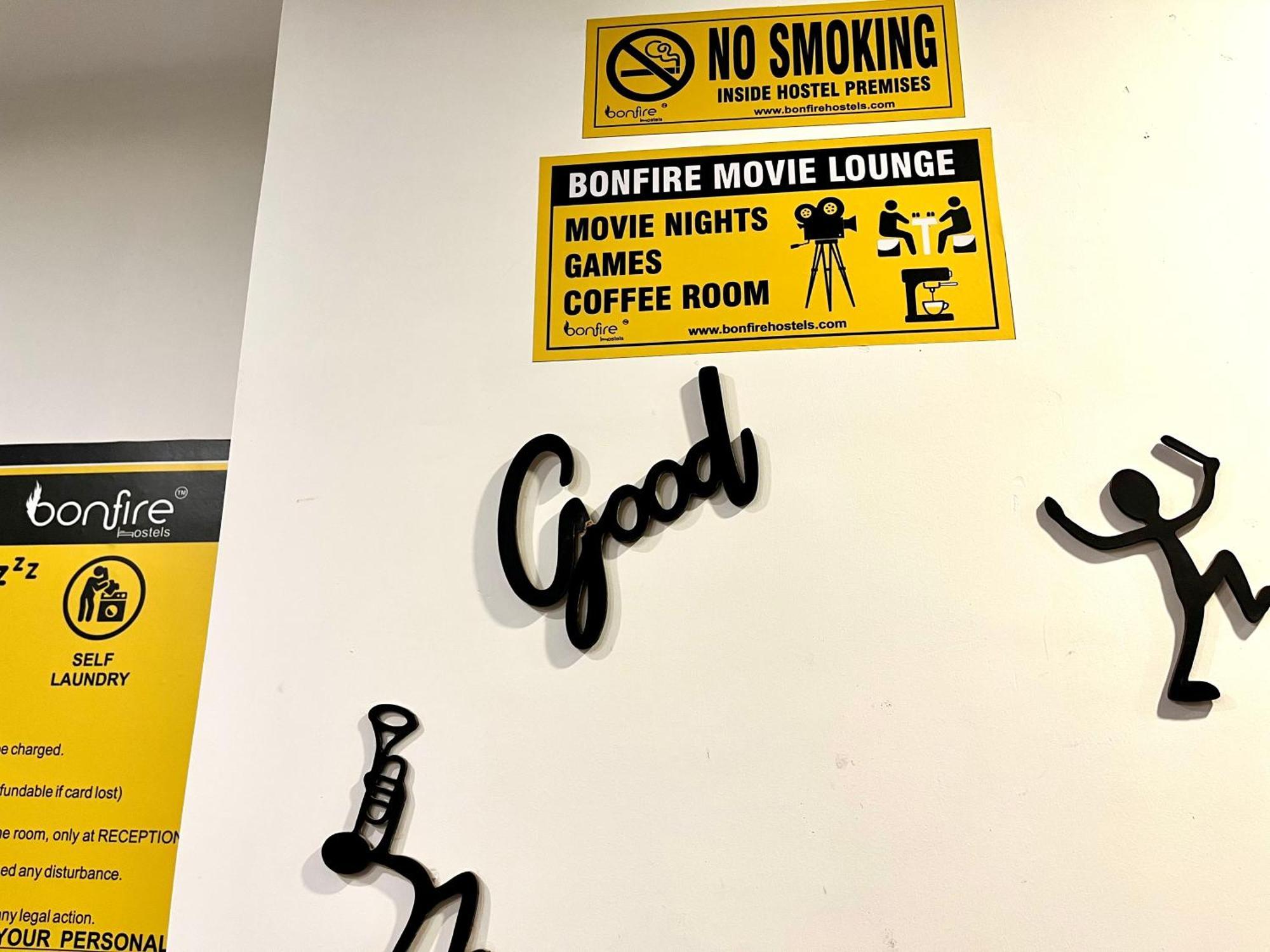 Bonfire Hostels Ришикеш Экстерьер фото