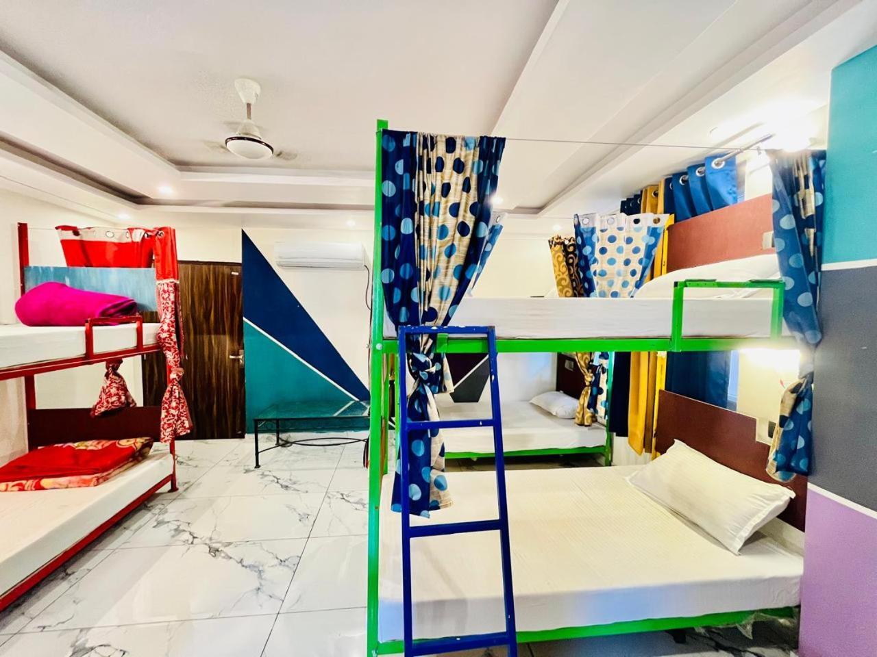 Bonfire Hostels Ришикеш Экстерьер фото